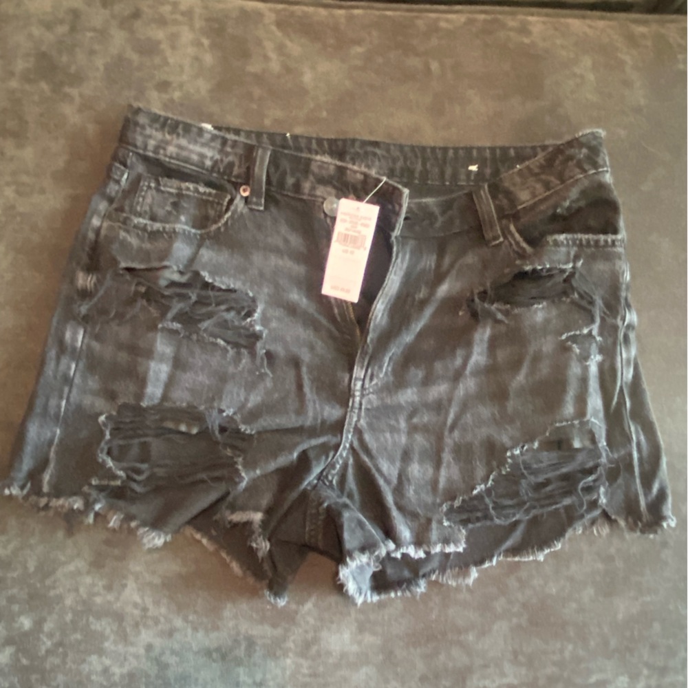Women’s American Eagle Black Distressed Jean Shorts size 10
